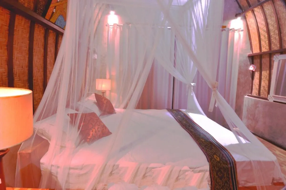 Ubud 3 Bedrooms With River View Ubud (Bali)
