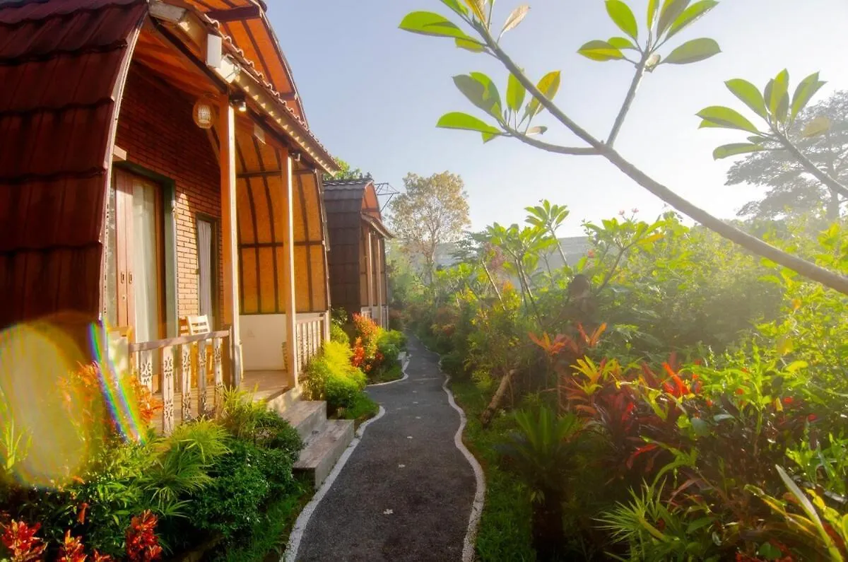 Ubud 3 Bedrooms With River View Vila